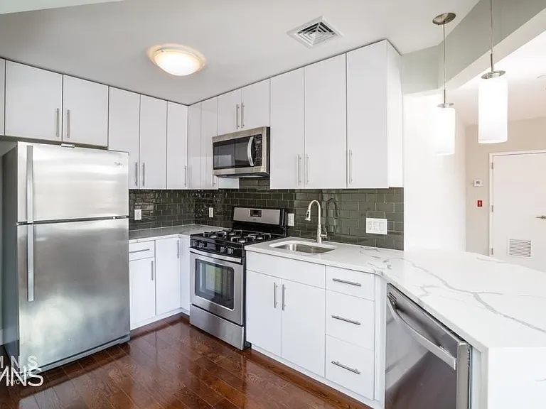 456 Grand St #5K — Photo 3