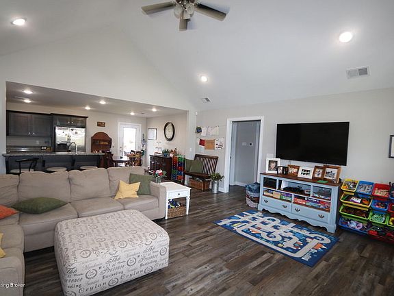 4th image of 59 Oak Leaf Ct