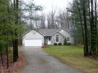 72 W Beamish Rd, Sanford, MI 48657