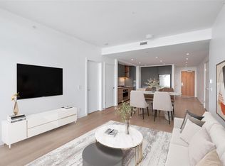 363 Tyee Rd #1208, Victoria, BC V9A 0B5