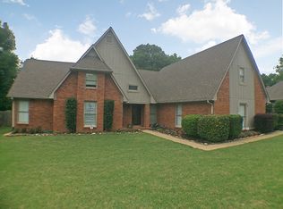 1393 Poplar Ridge Dr, Memphis, TN 38120