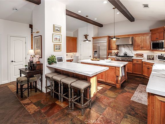 5th image of 6400 San Gabriel Rd