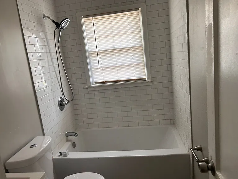 2702 Garvin Rd NW — Photo 4