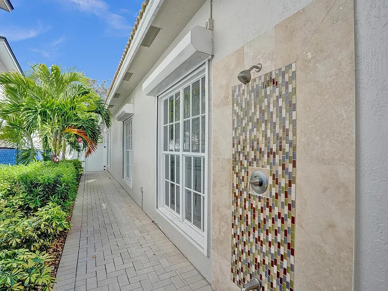 3043 Center Ave — Photo 42