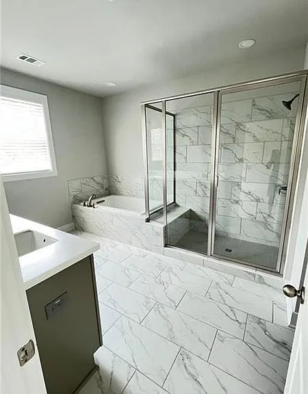 1249 Windmill Pkwy — Photo 10