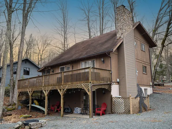 2 Roamingwood Rd, Lake Ariel, PA 18436