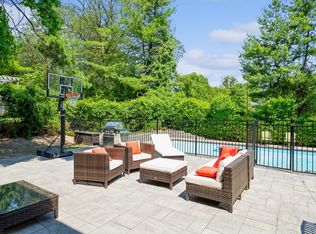 437 Summit St, Englewood Cliffs, NJ 07632