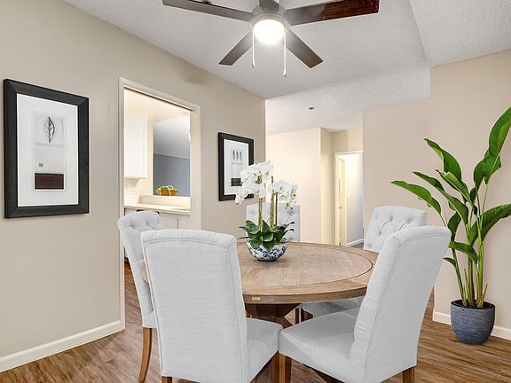 4th image of 315 Montana Ave APT 112