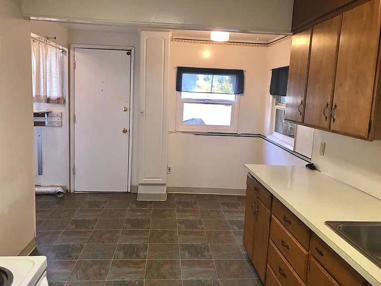 15796 SW Willamette St — Photo 18