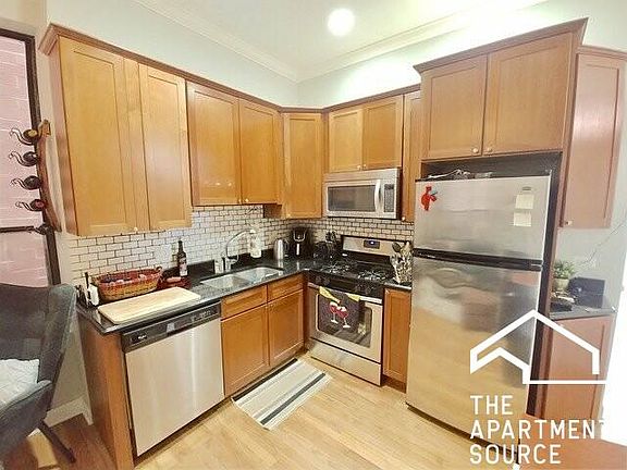 2nd image of 2672 North Halsted
