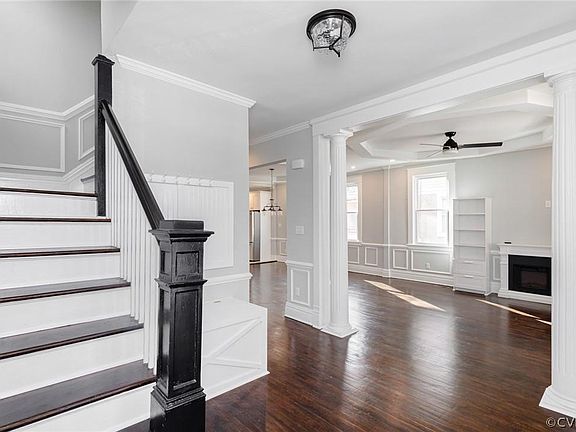 2nd image of 3215 Barton Ave