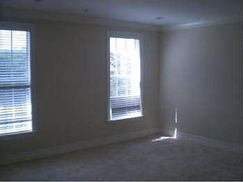 4th image of 2729 NE 9th Ave