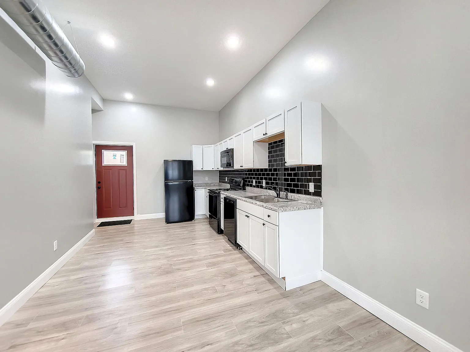 1 bed, 720 sqft, $1,200 — Photo 2