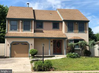 16 Sycamore Dr, Blackwood, NJ 08012