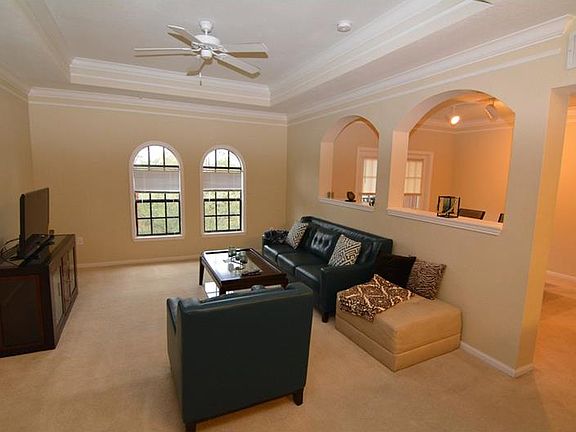 3rd image of 211 Longview Ave APT 308