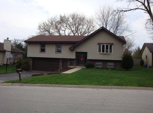 2892 Southbridge Rd, Rockford, IL 61114