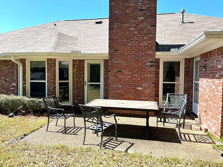 1525 Buk Ct — Photo 32