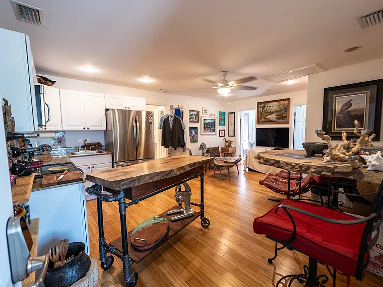 1124 Catherine St #202 — Photo 8