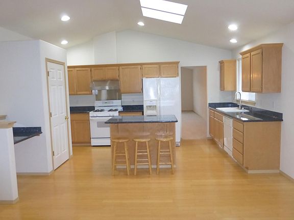 4th image of 1518 180th St SW