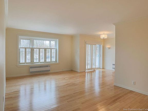2nd image of 2865 Rothesay Rd #5