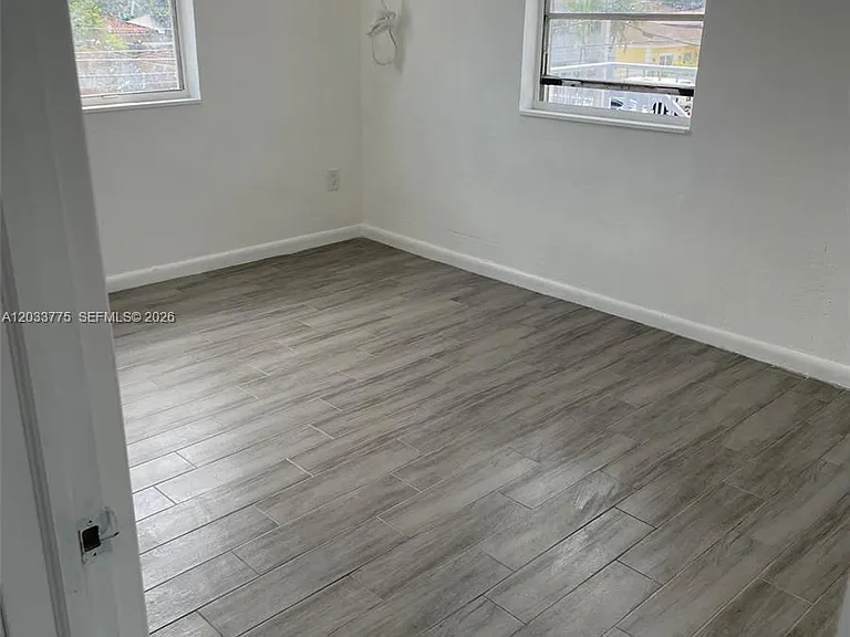 1261 NW 59th St #14 — Photo 4