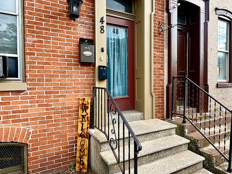 48 E Princess St #2 — Photo 1