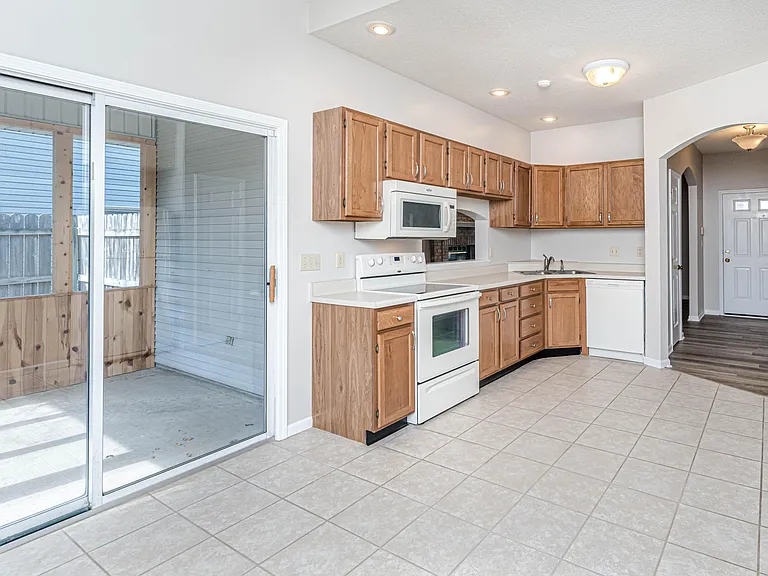 1416 Whitburn Dr — Photo 13