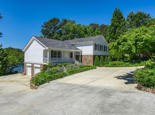 1295 Summit Chase Dr, Snellville, GA