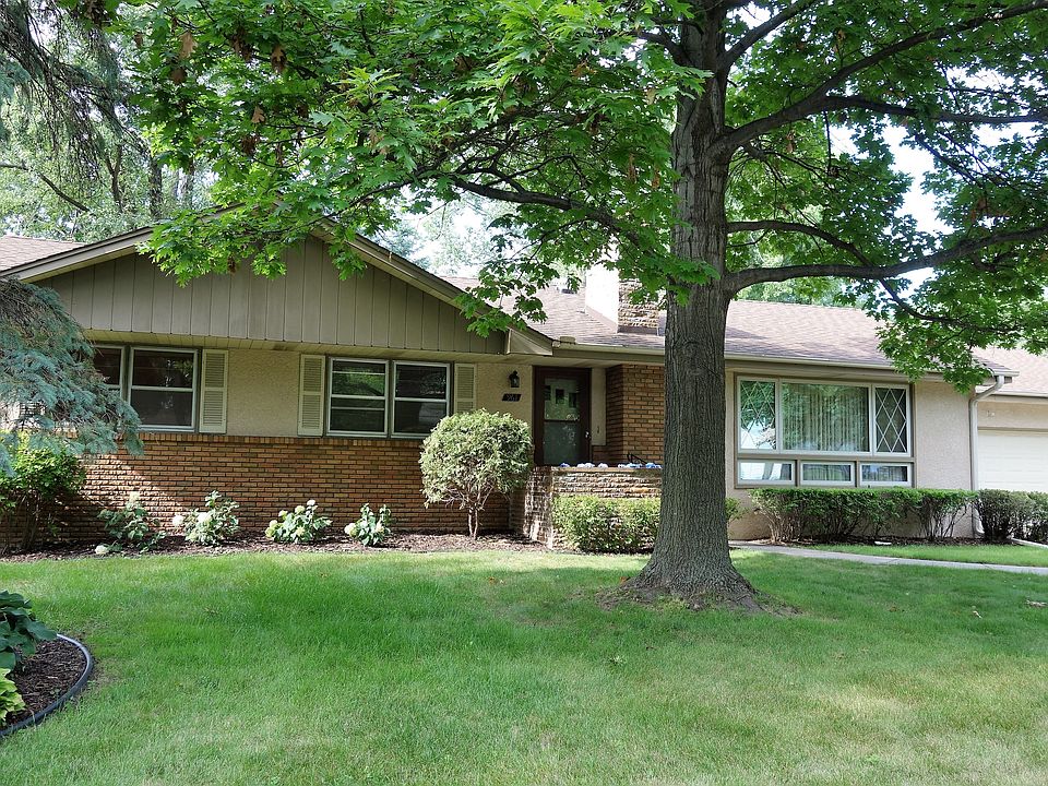 highly desireable neighborhood!