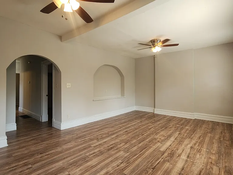 1029 Central Ave - B — Photo 3