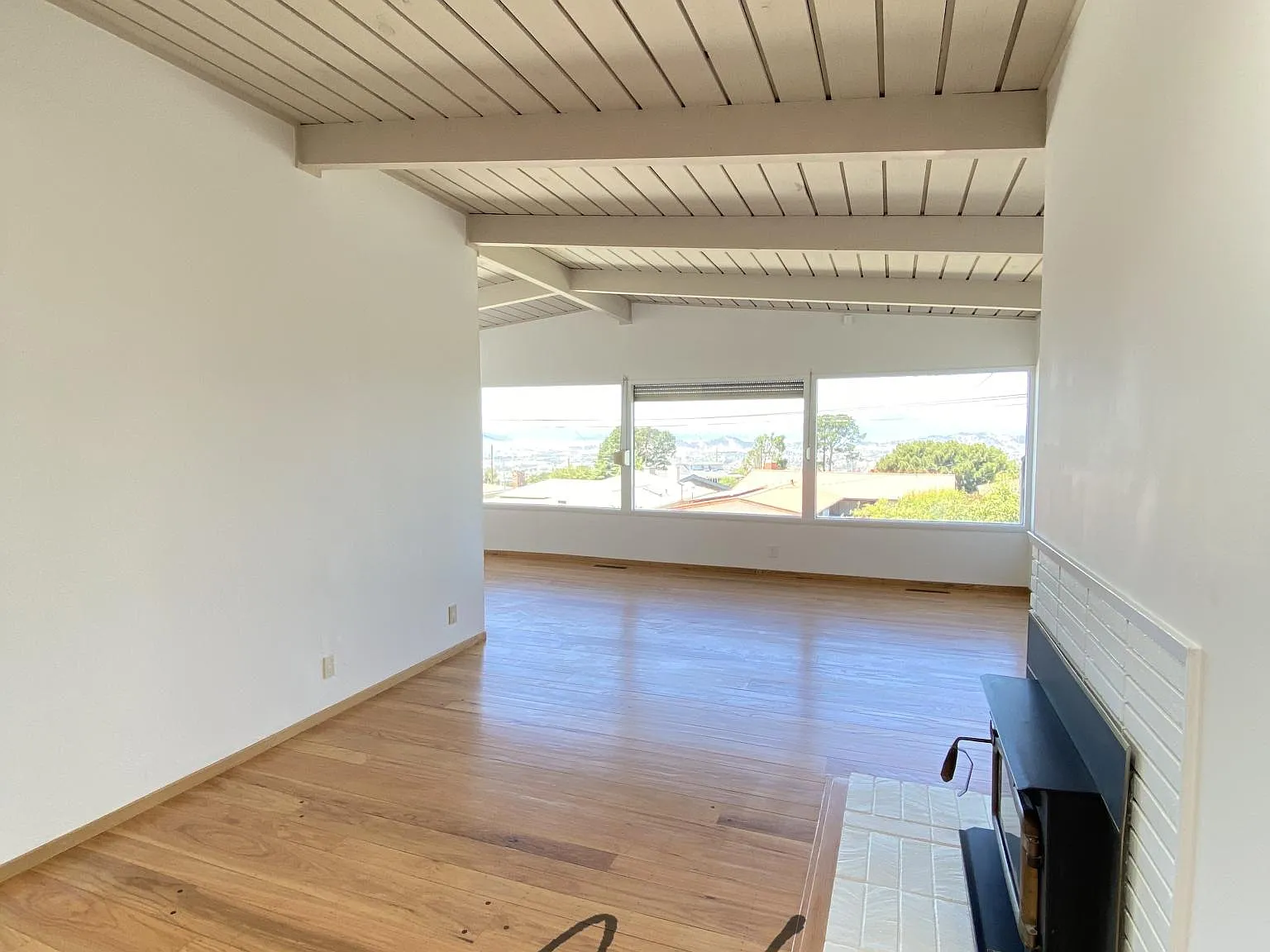 3 bed, 1470 sqft, $4,800 — Photo 2