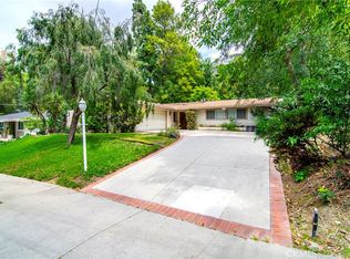 20600 Clarendon St, Woodland Hills, CA 91367