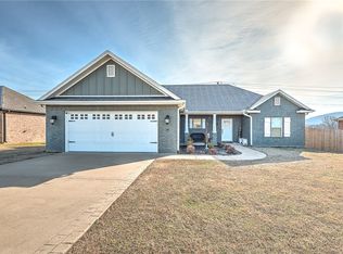 460 Infantry Ln, Prairie Grove, AR 72753