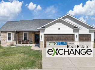 21 Blackstone Way, Le Claire, IA 52753