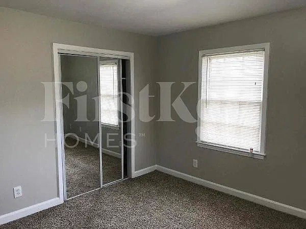 3 bed, 2.0 bath, 1986 sqft, $2,295 — Photo 2