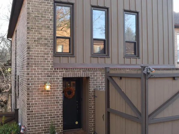 101 Burning Tree Ln, Reading, PA 19607