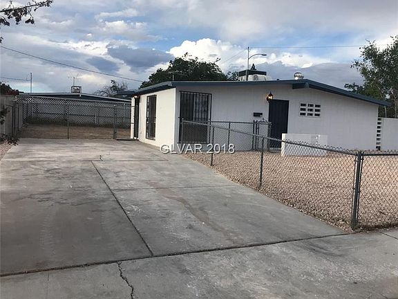 3rd image of 3133 Sequoia Ave