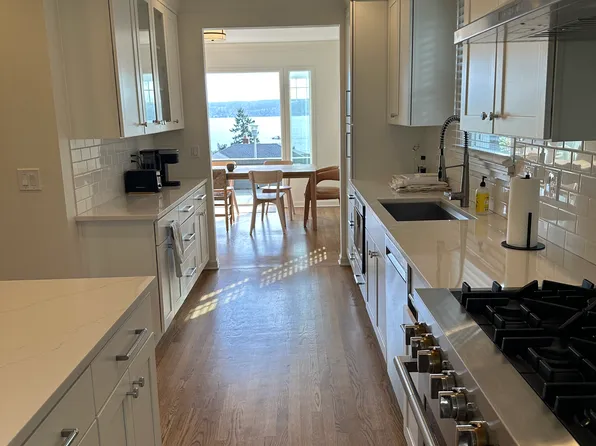 3851 50th Ave NE, Seattle, WA 98105