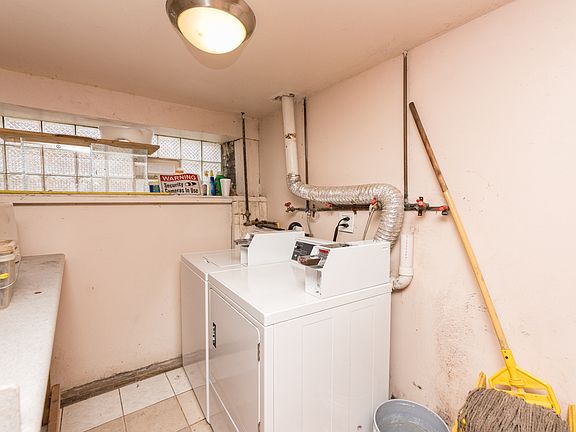 5th image of 1106 S Francisco Ave #2F