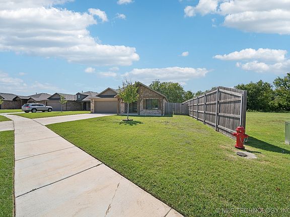 4th image of 5034 N 35th St