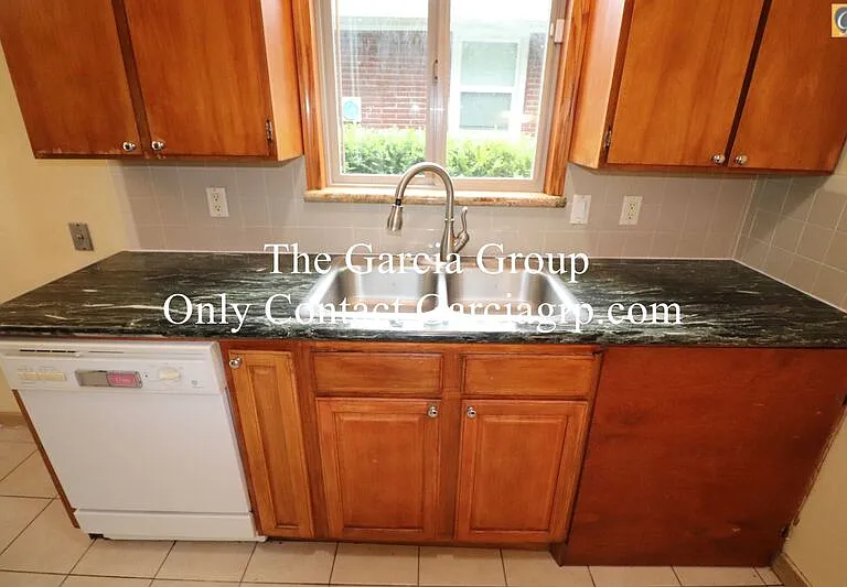 1534 NE 114th Ave — Photo 5