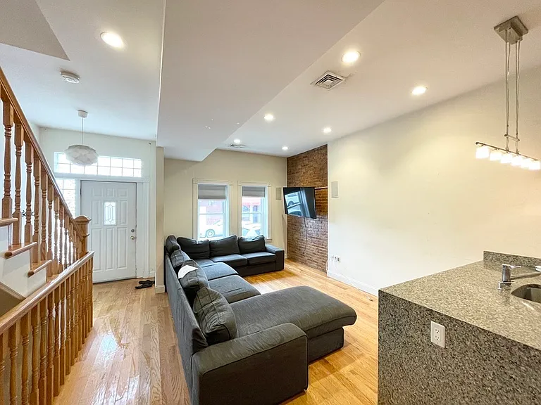 90-92 L St #2 — Photo 3