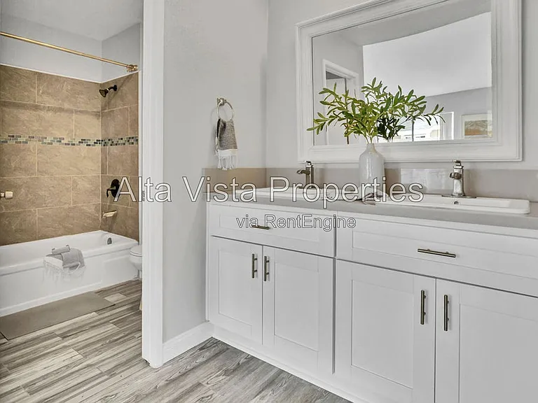 4082 Mahaila Ave #E — Photo 29