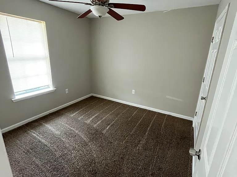 615 S Burwell Ave — Photo 7