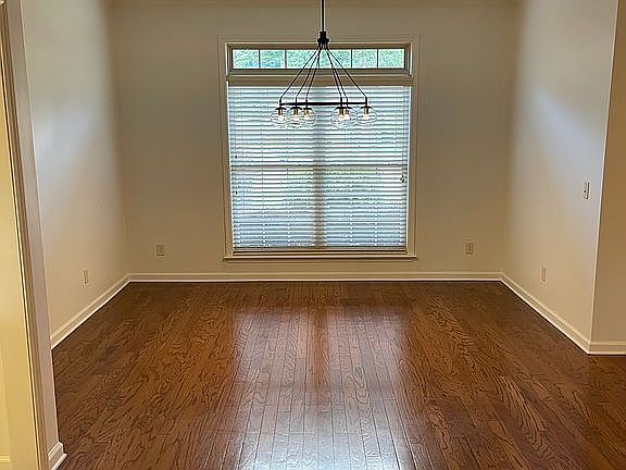 4th image of 2315 Cross Creek Dr