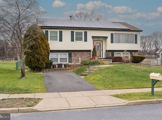 17 Lamppost Ln E, Somerdale, NJ 08083