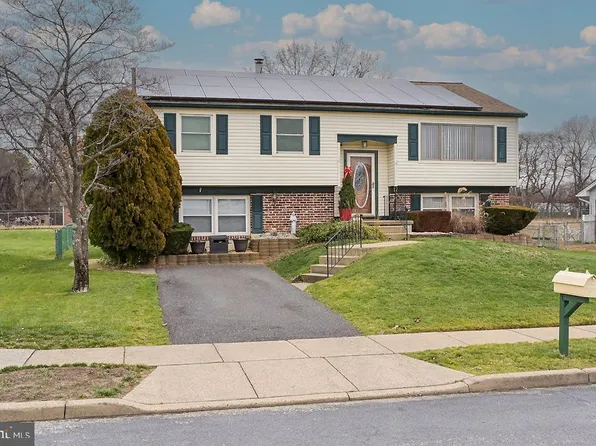 17 Lamppost Ln E, Somerdale, NJ 08083