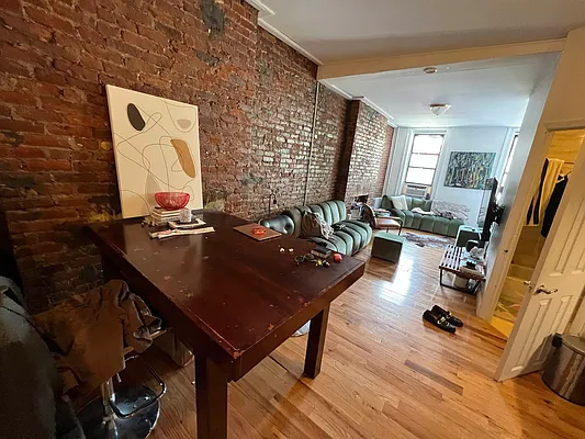 Rented by Delmark Realty LLC | media 9