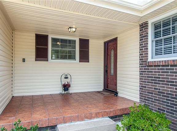 3rd image of 7477 Harrow Dr