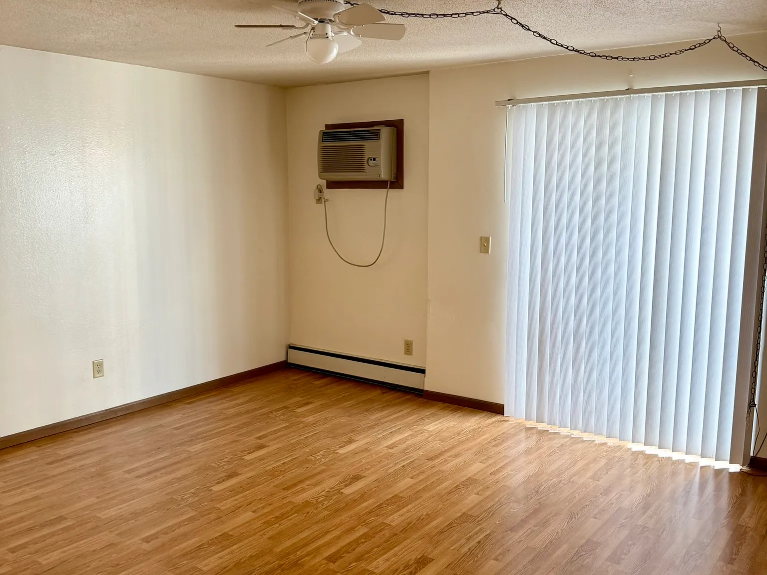 5 bed, $3,203 — Photo 4
